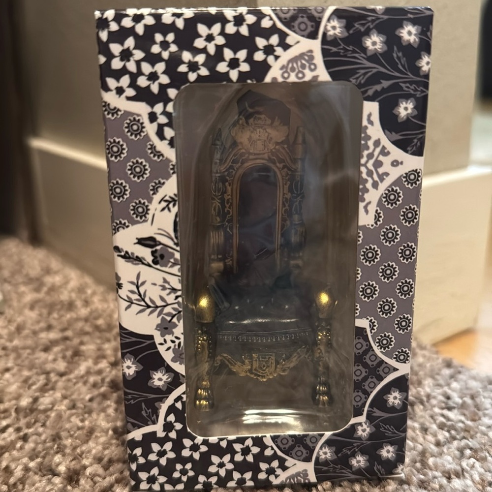 NEW IN BOX | Taylor Swift | Reputation Throne Ornament